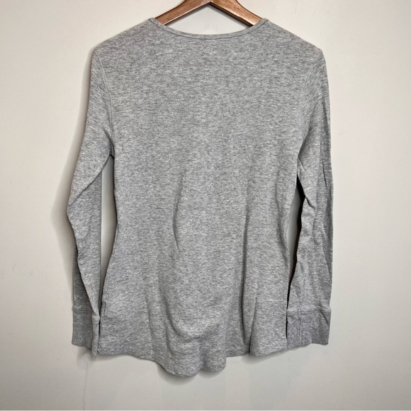 Disney Store Womens Size Large Grey Waffle Knit Long Sleeve Mickey Minnie Love - Picture 2 of 10